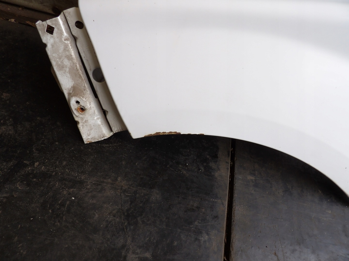 Renault Trafic II fender front left lak. 0D31