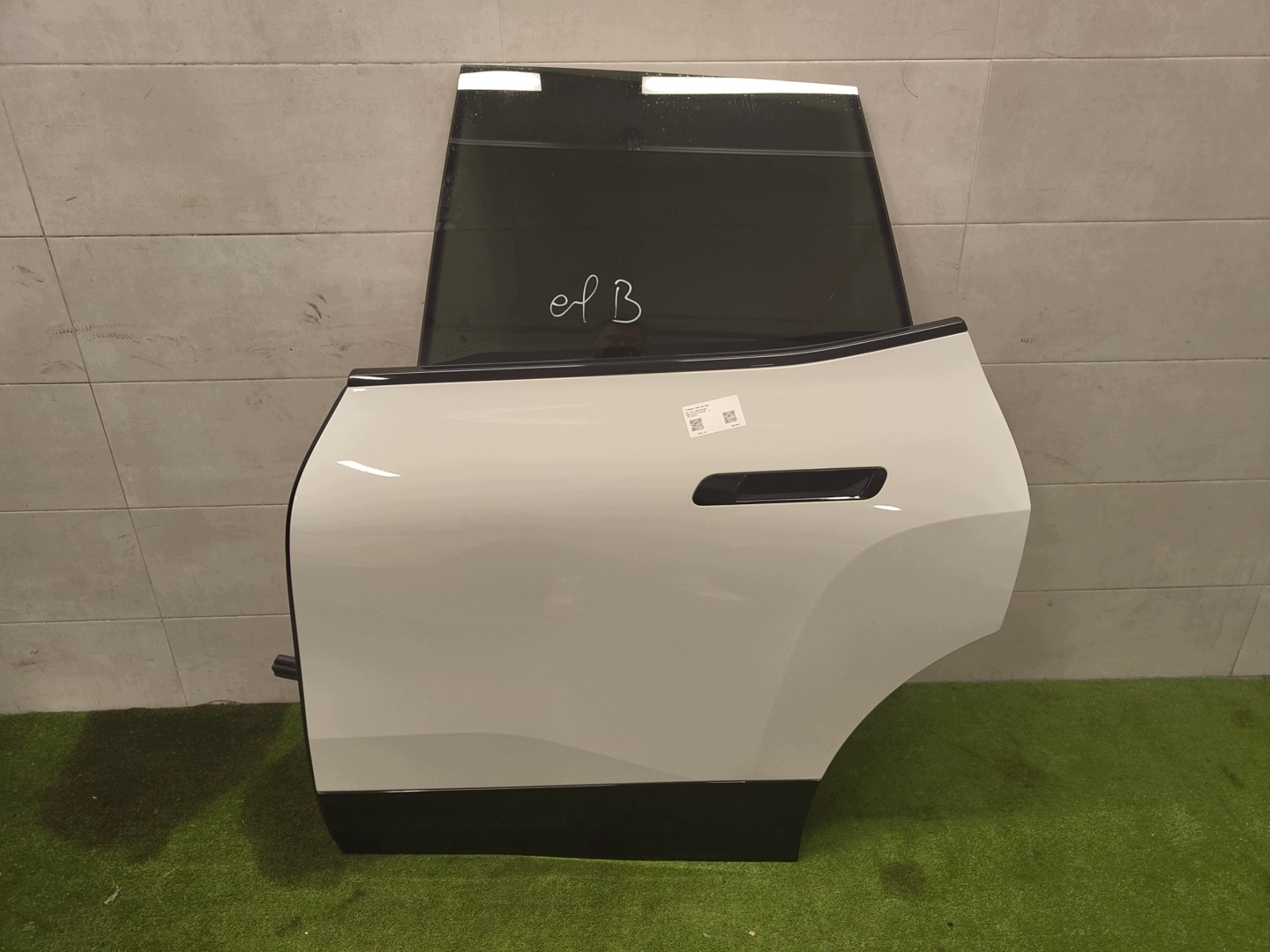 BMW iX i20 Tür links heck Farbe A300