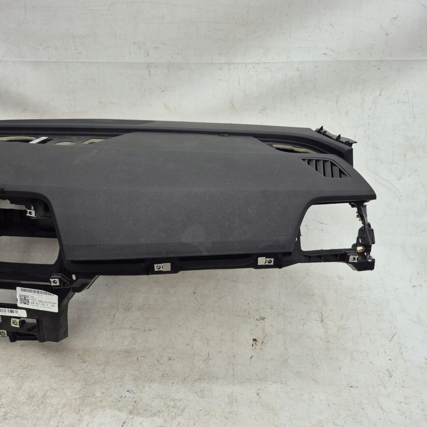 AUDI Q5 II 80A dashboard instrument panel cockpit console 80B857001