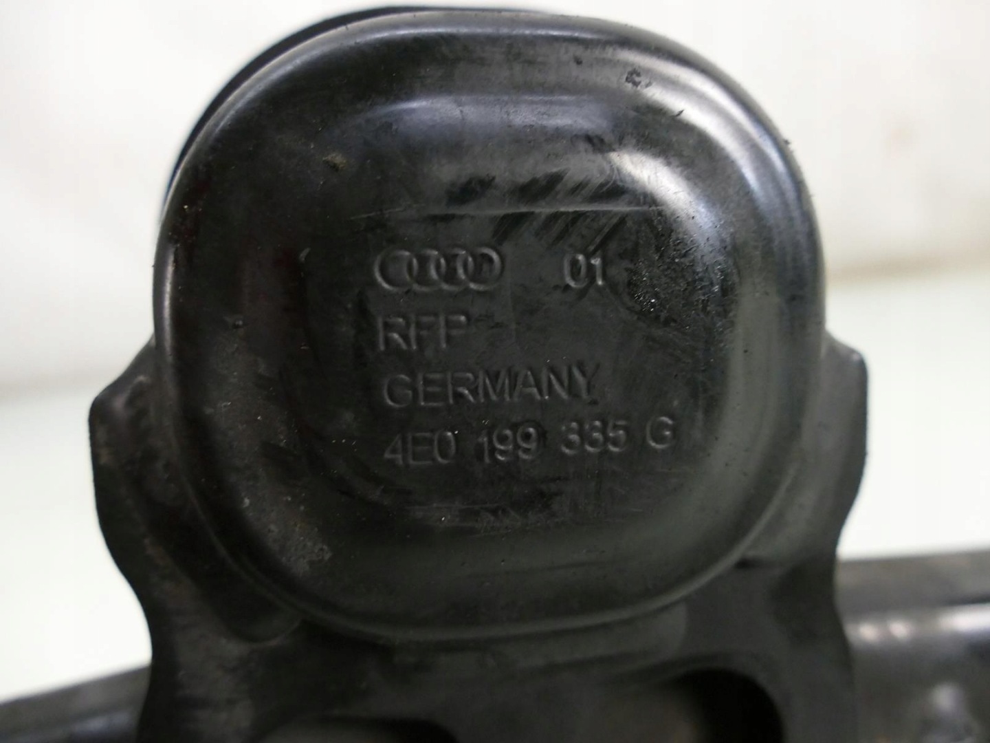 AUDI A8 D3 LIFT 3.0 TDI bumper support limiter