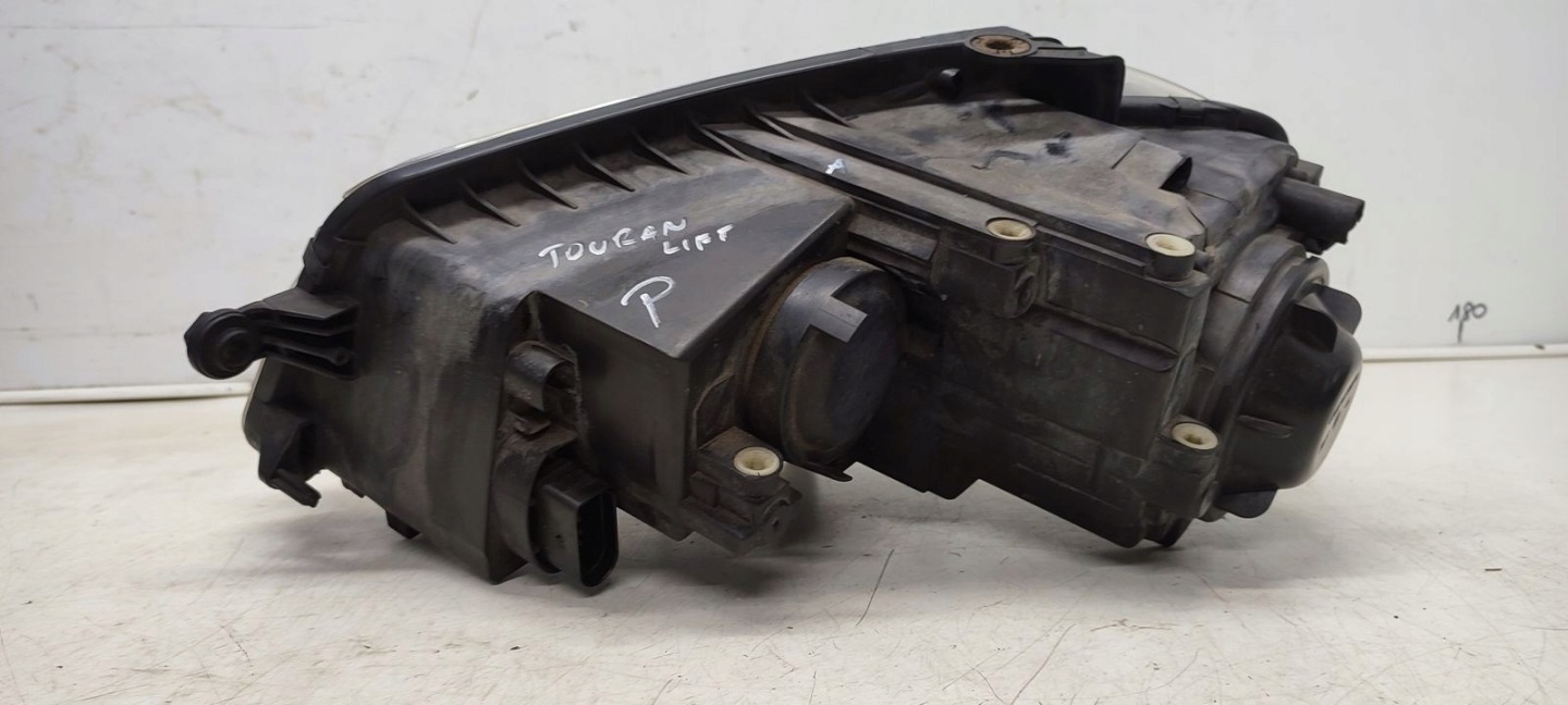 light front front right VW Touran and LIFT 1,4 TSI