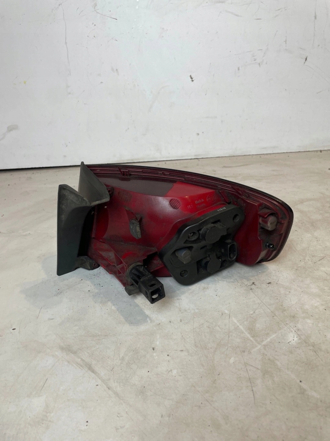 light rear part rear left w fender Audi A4 B8 sedan