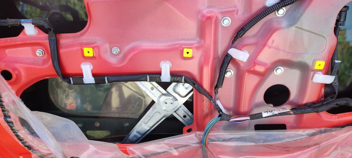 door front front left Daihatsu Sirion II R40 5D