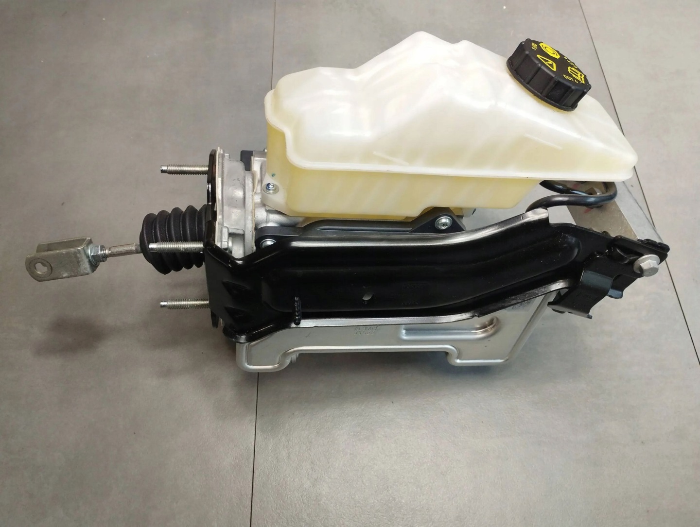 Volkswagen Amarok II servo pump electrical PB3C2D335CC