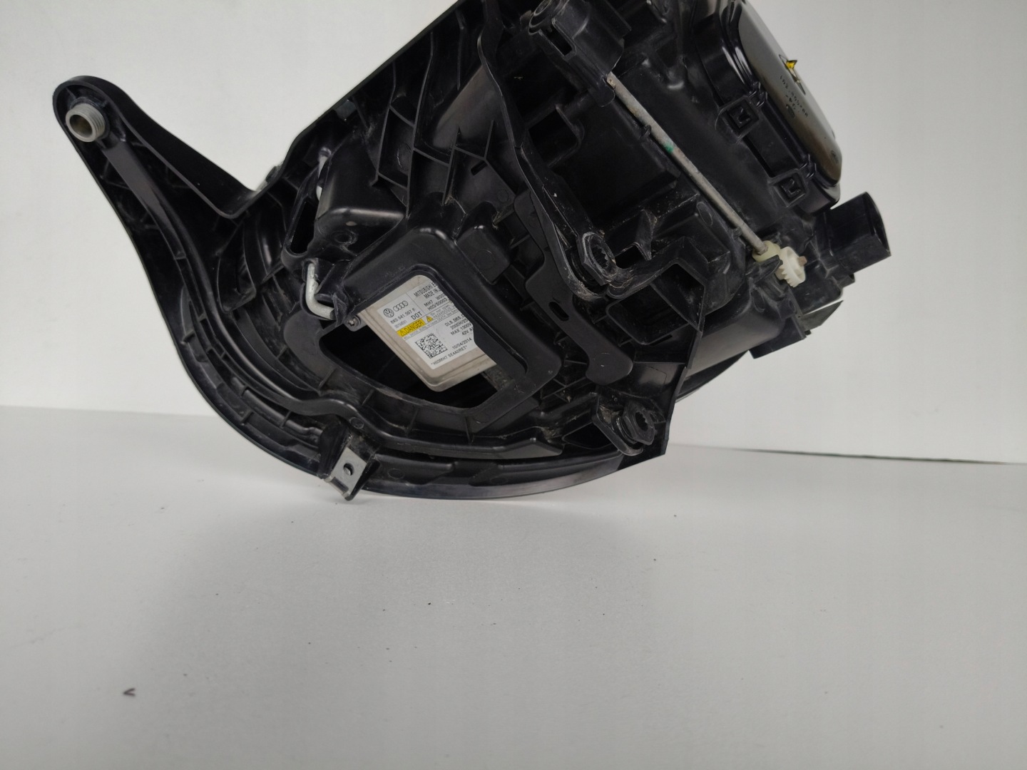 light right REFLEKTOR VW NEW BEETLE 5C5 11- XENON LED