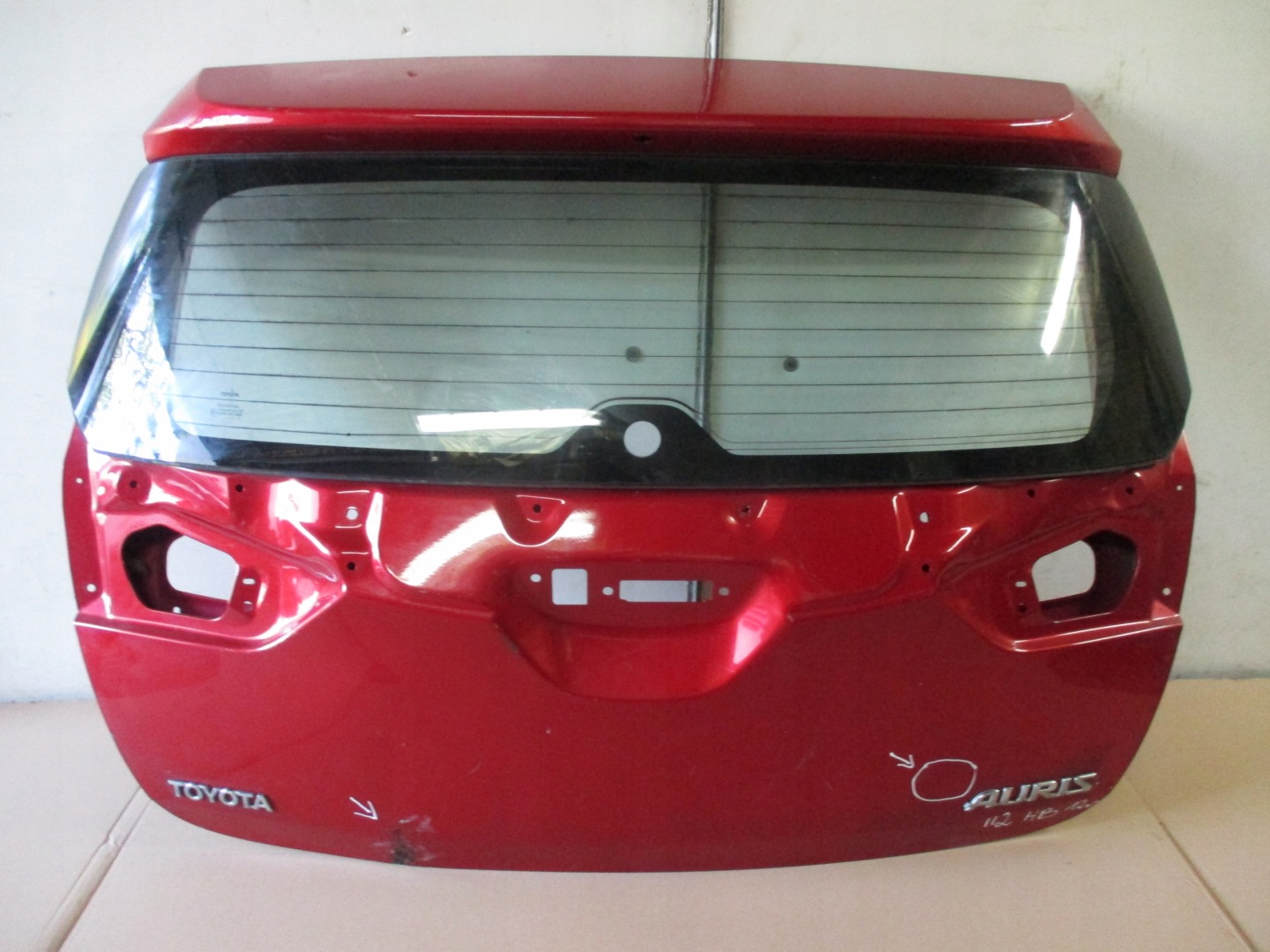 kapota Toyota Auris II 2 HB 12r