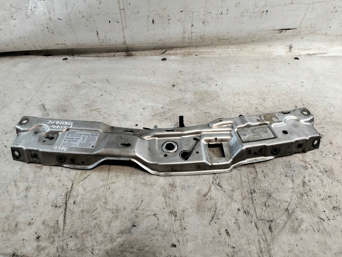 pillar upper supports PRZEDNIGO OPEL MERIVA A 2004r 93301874