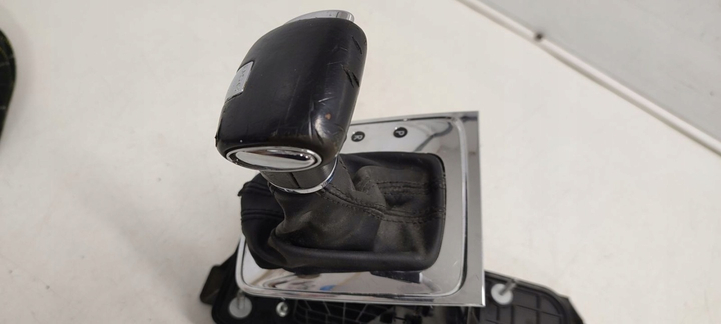trim gear lever automat VW Passat CC 2,0 TDI