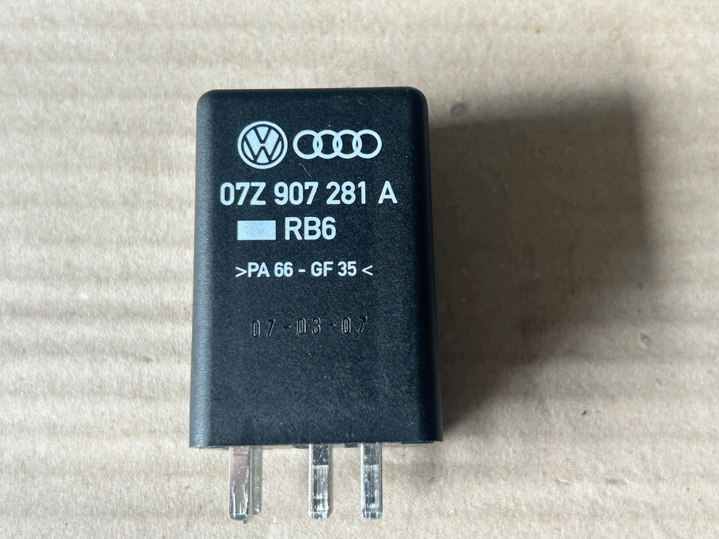 VW T5 2,5 TDI relay plugs ZAROWYCH 07Z907281A