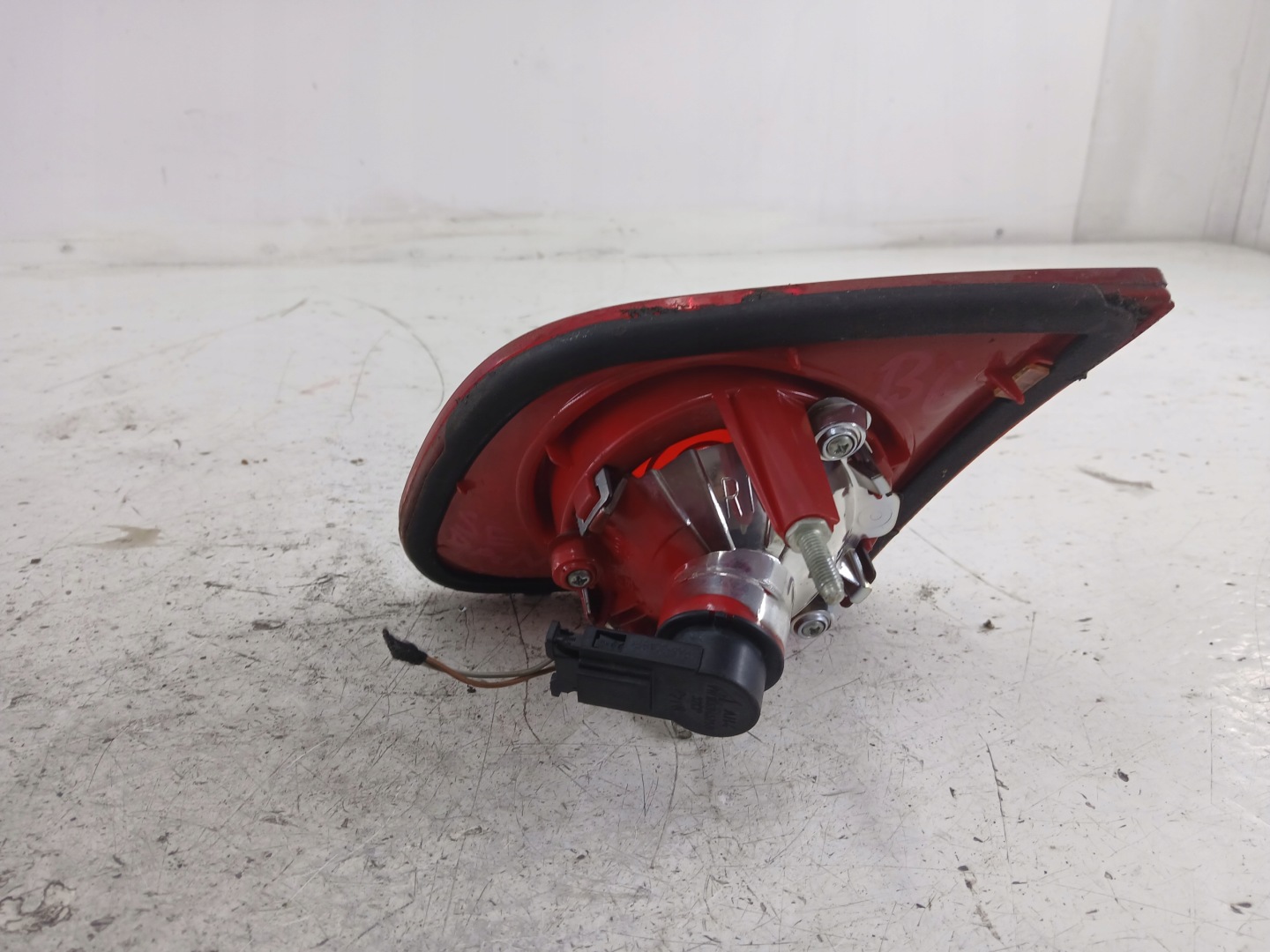 VW PASSAT B6 sedan light left rear part trunk door