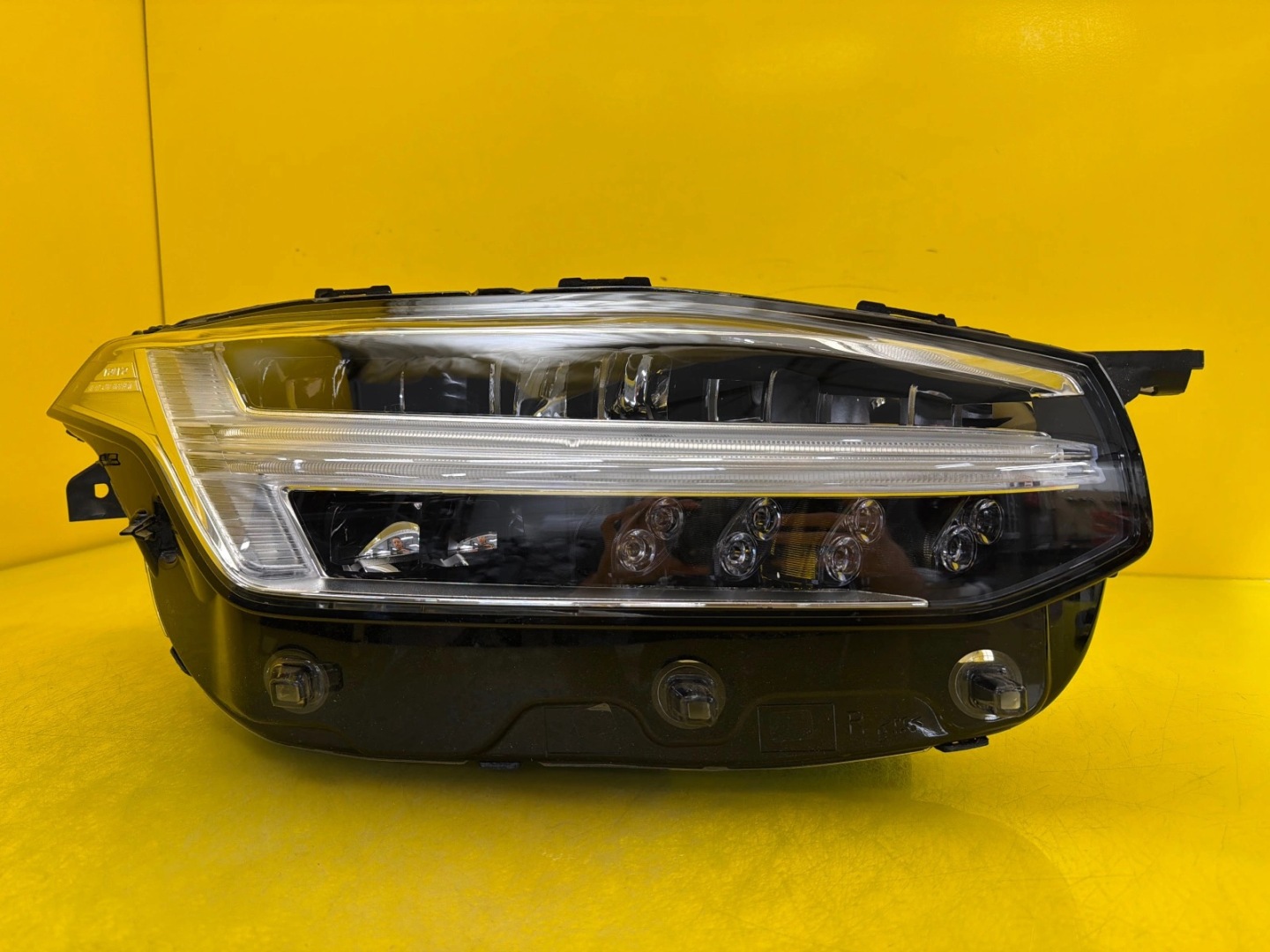 light right Volvo XC90 II Full Led Active High Beam 32404716