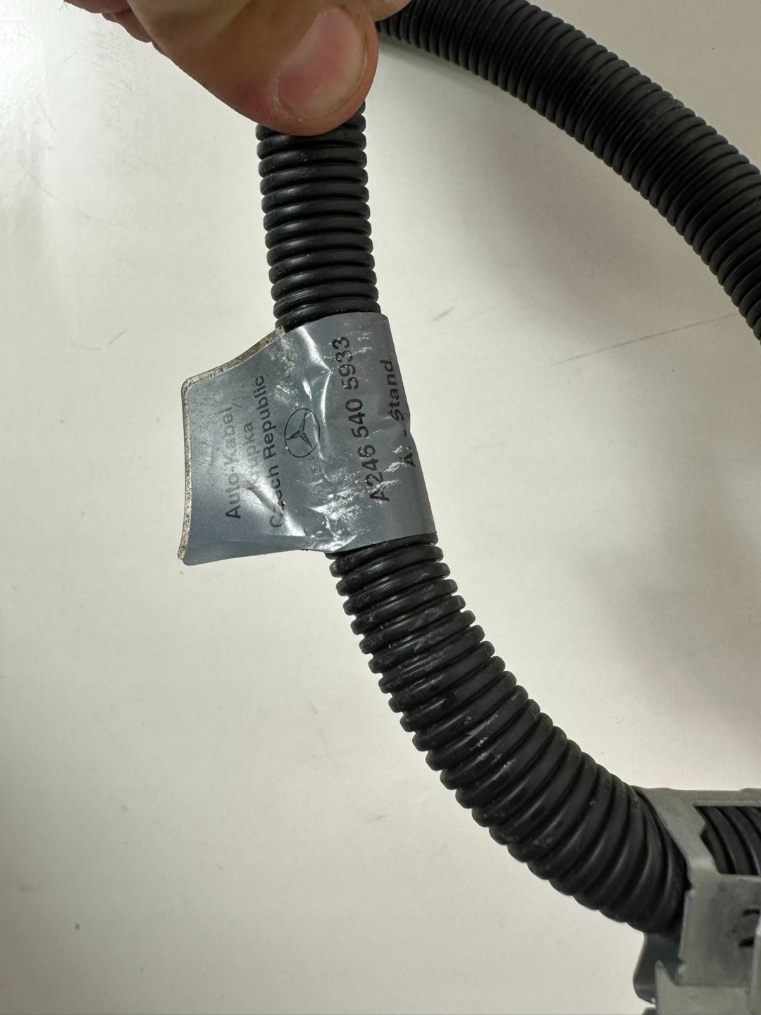 Mercedes-Benz GLA W156 2017 plus / terminal / cable battery A2465405933