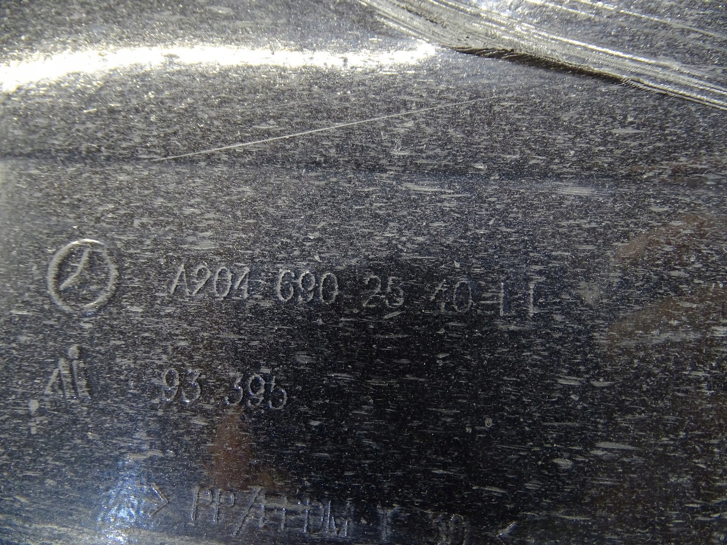 moulding threshold left MERCEDES W204 A2046902540