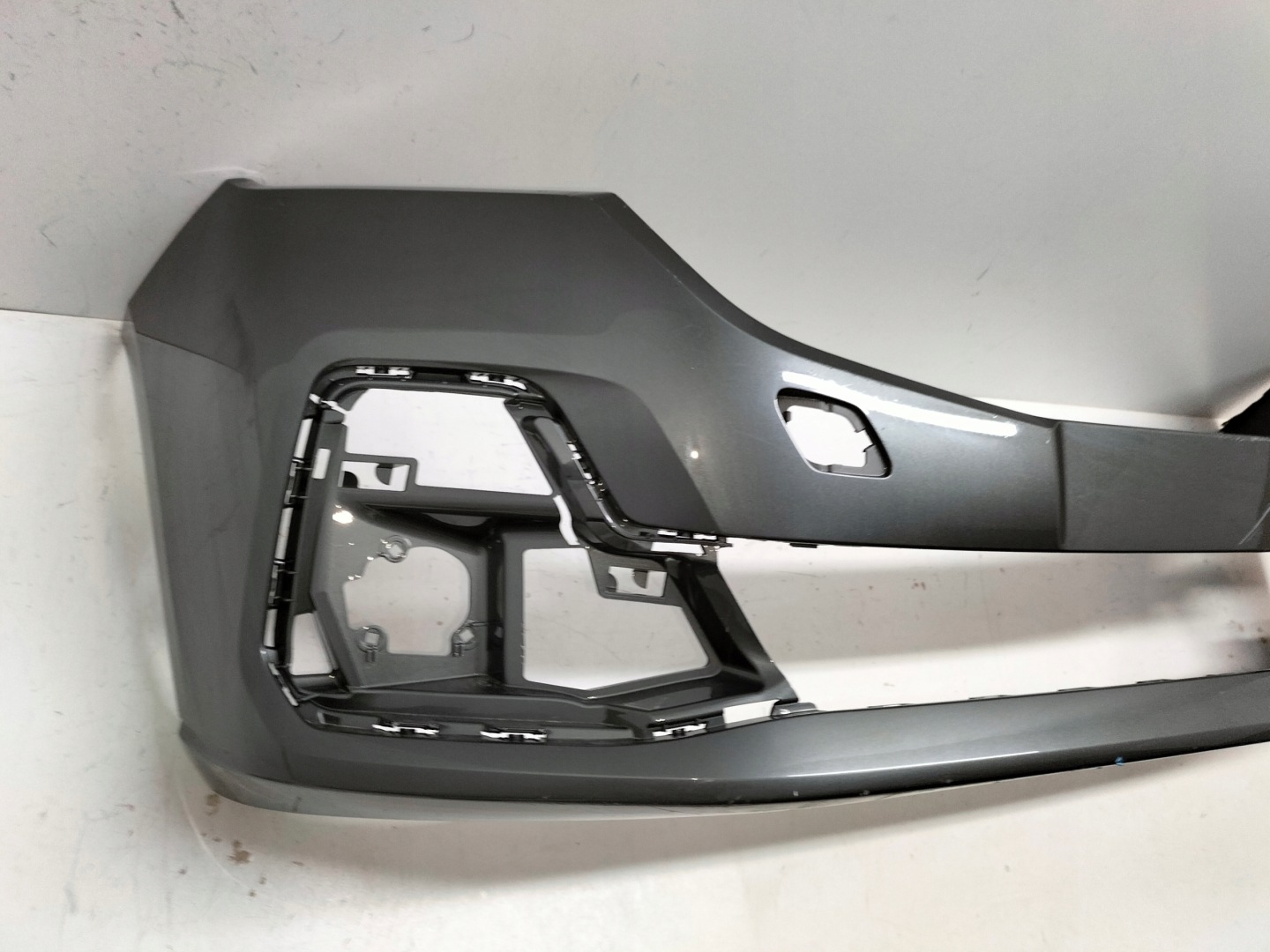 NÁRAZNÍK PREDNÝ PREDOK FORD TRANSIT CONNECT III MK3 22