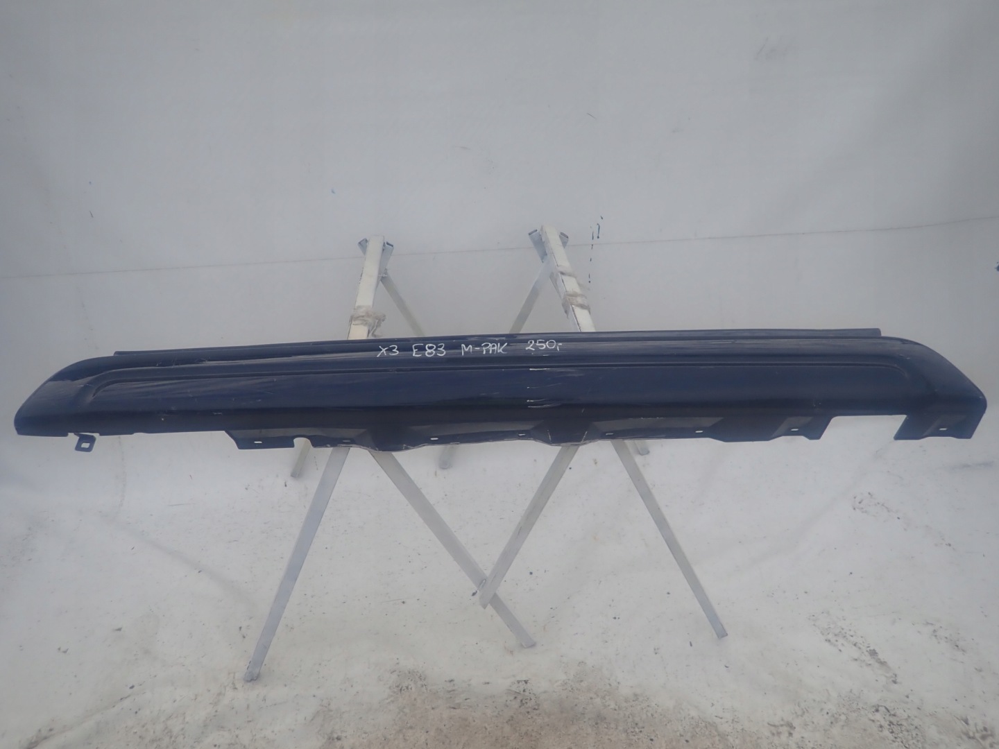 BMW X3 E83 m-packet LIFT threshold right moulding threshold