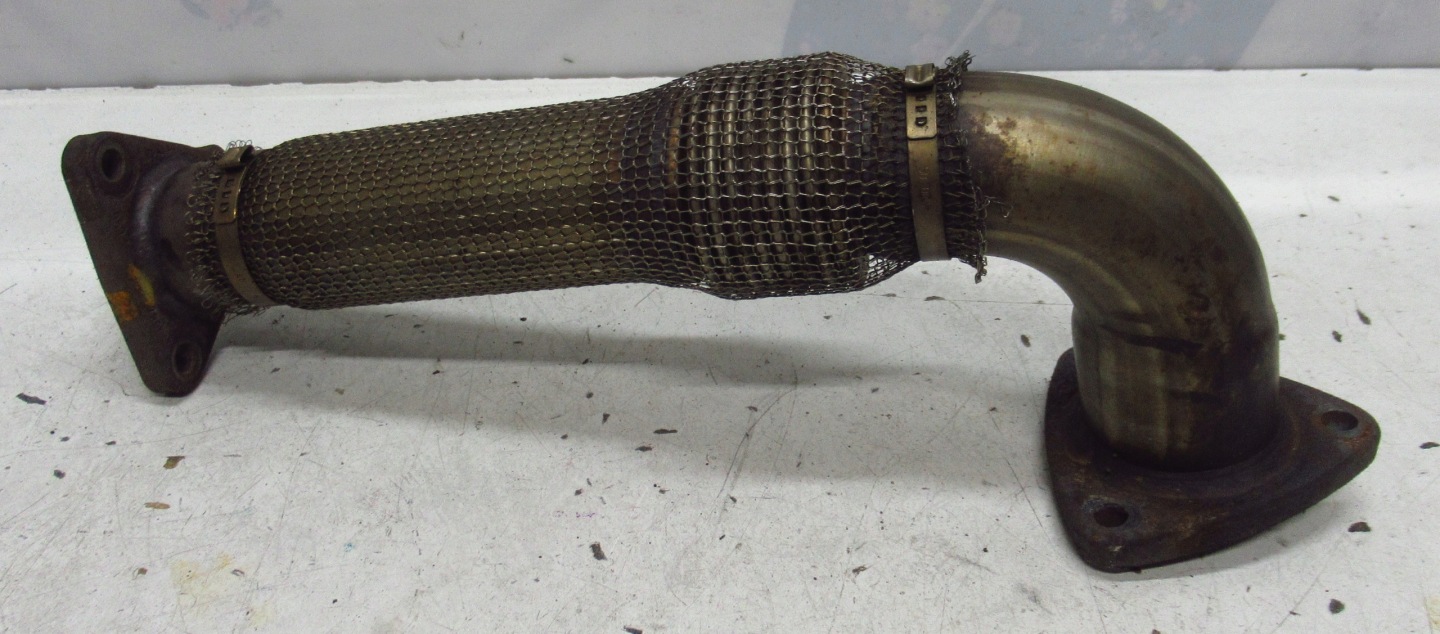 AUDI A8 D3 3.0 TDI pipe of an exhaust header pipe EGR