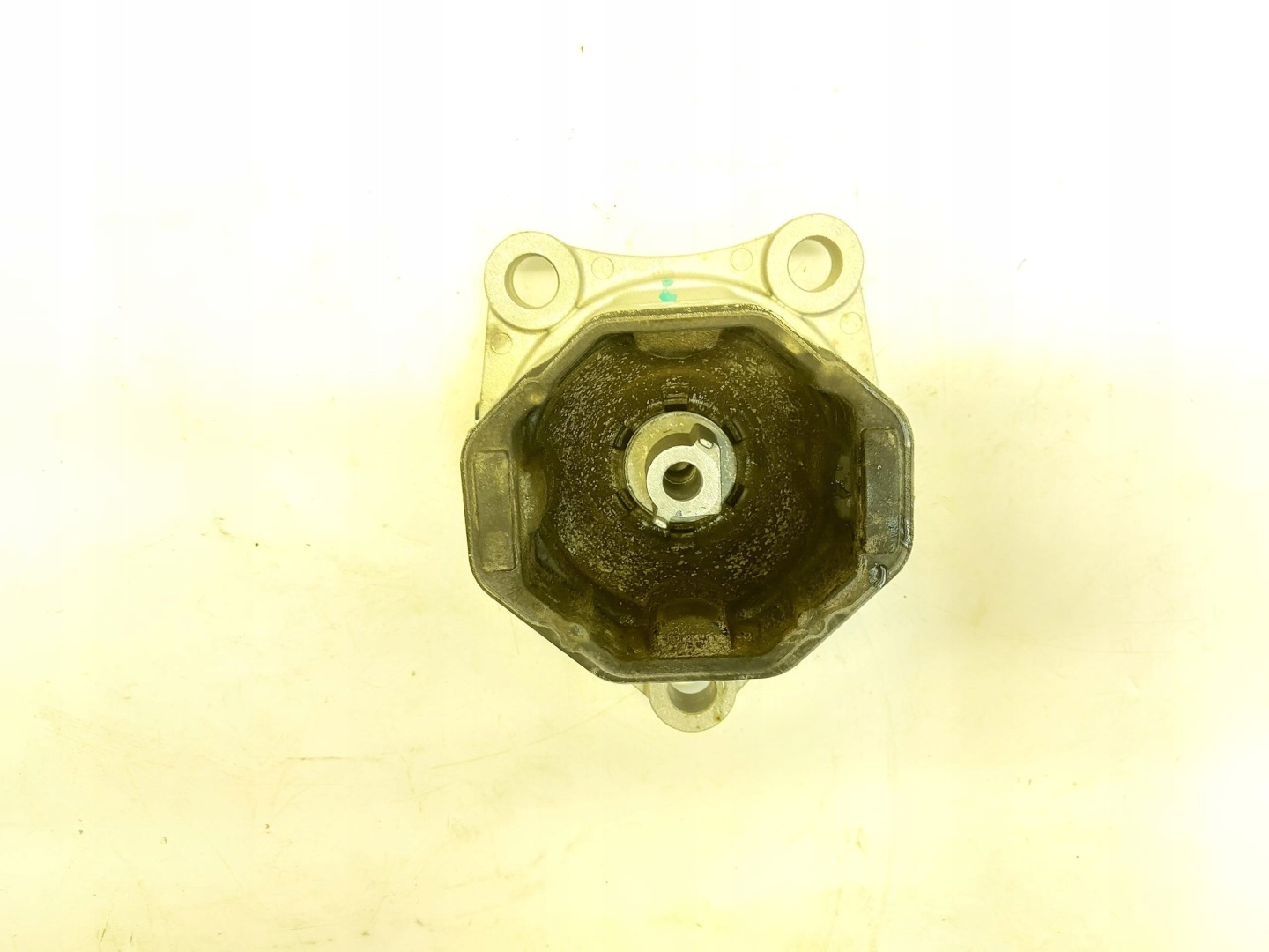VOLVO XC40 LIFT Recharge engine mount left 31686296