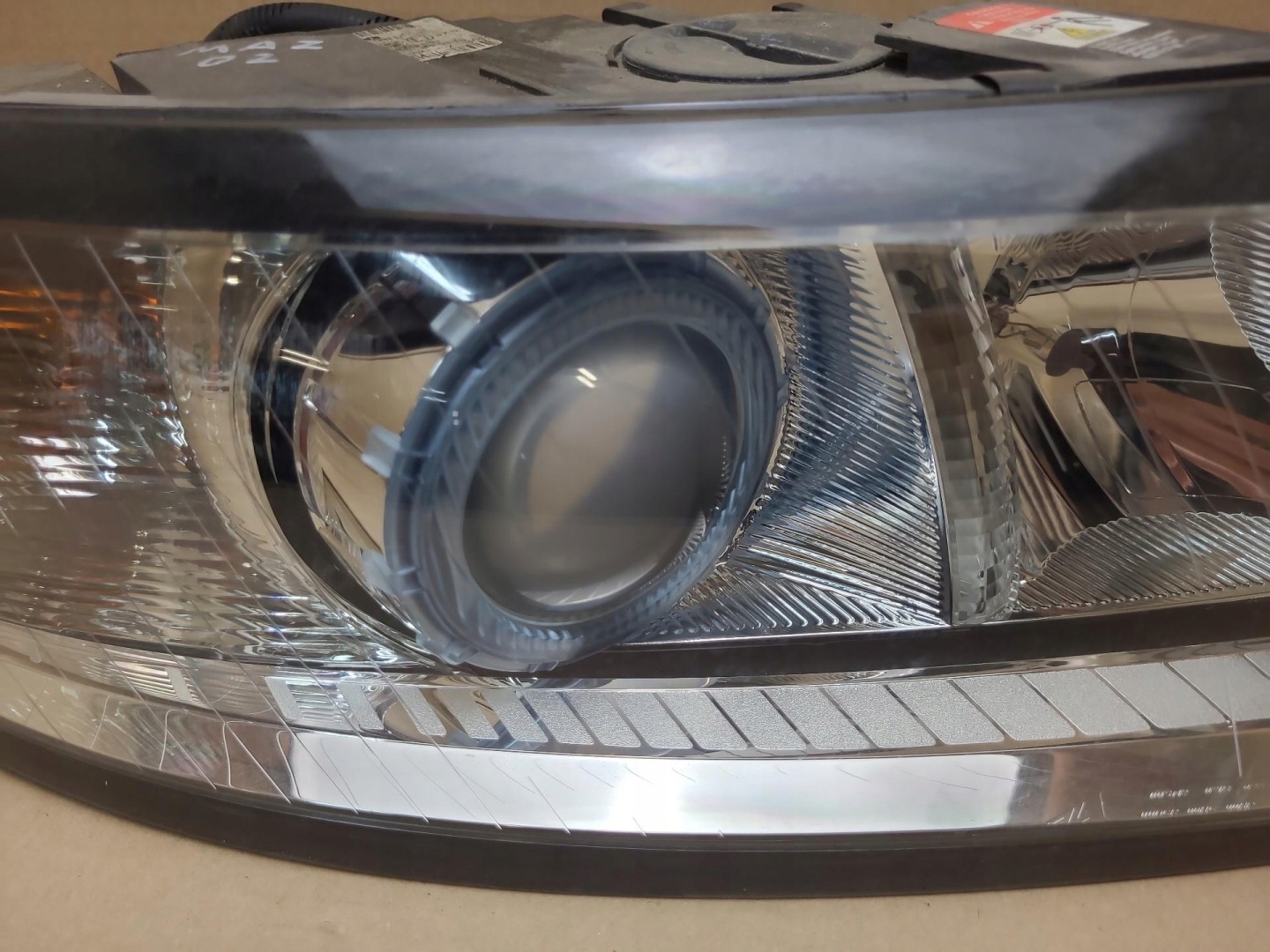 light front right side Volvo V50 facelift 2010 31265705