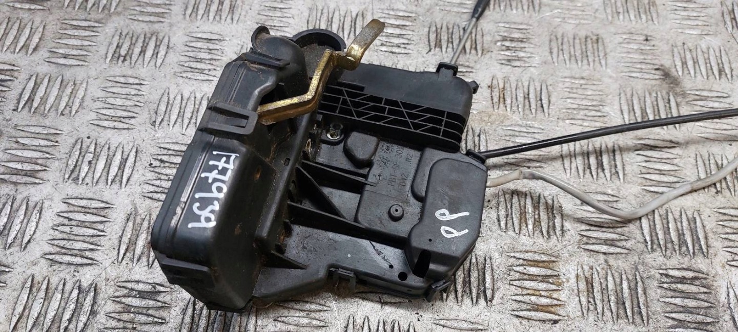 lock door right front MERCEDES-BENZ CL203 C180 COUPE 2PIN