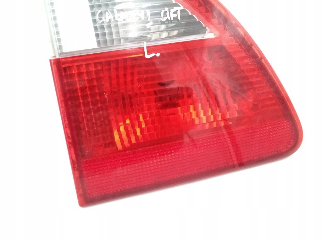 Ford Galaxy lift light left rear to the bonnet