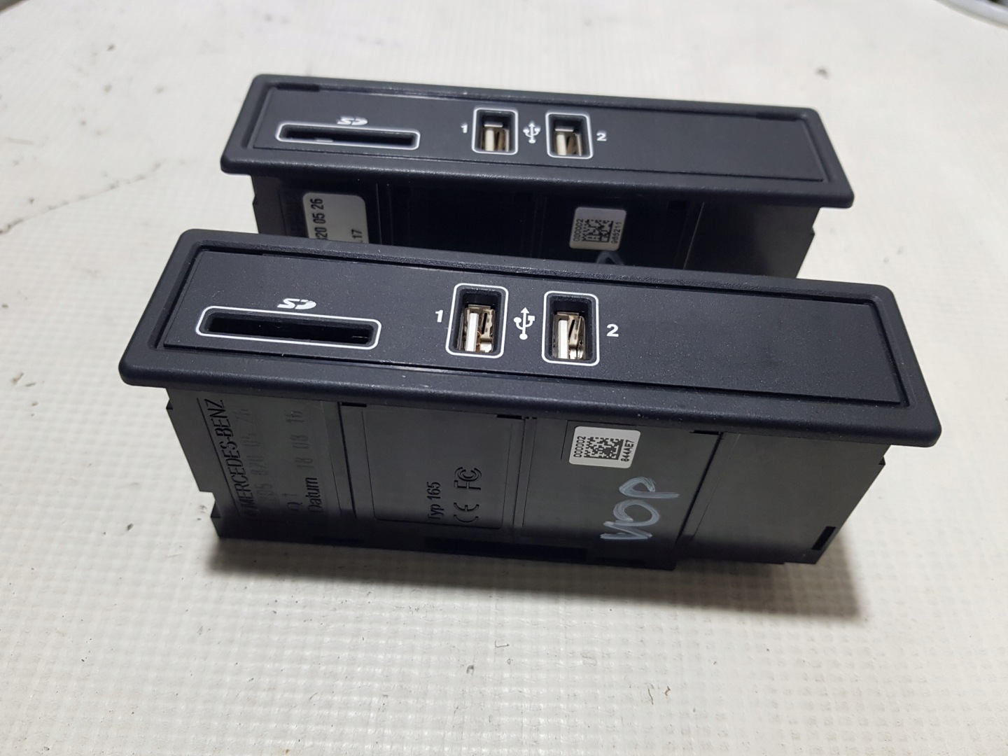 card reader SD USB MERCEDES W205 A2058200526