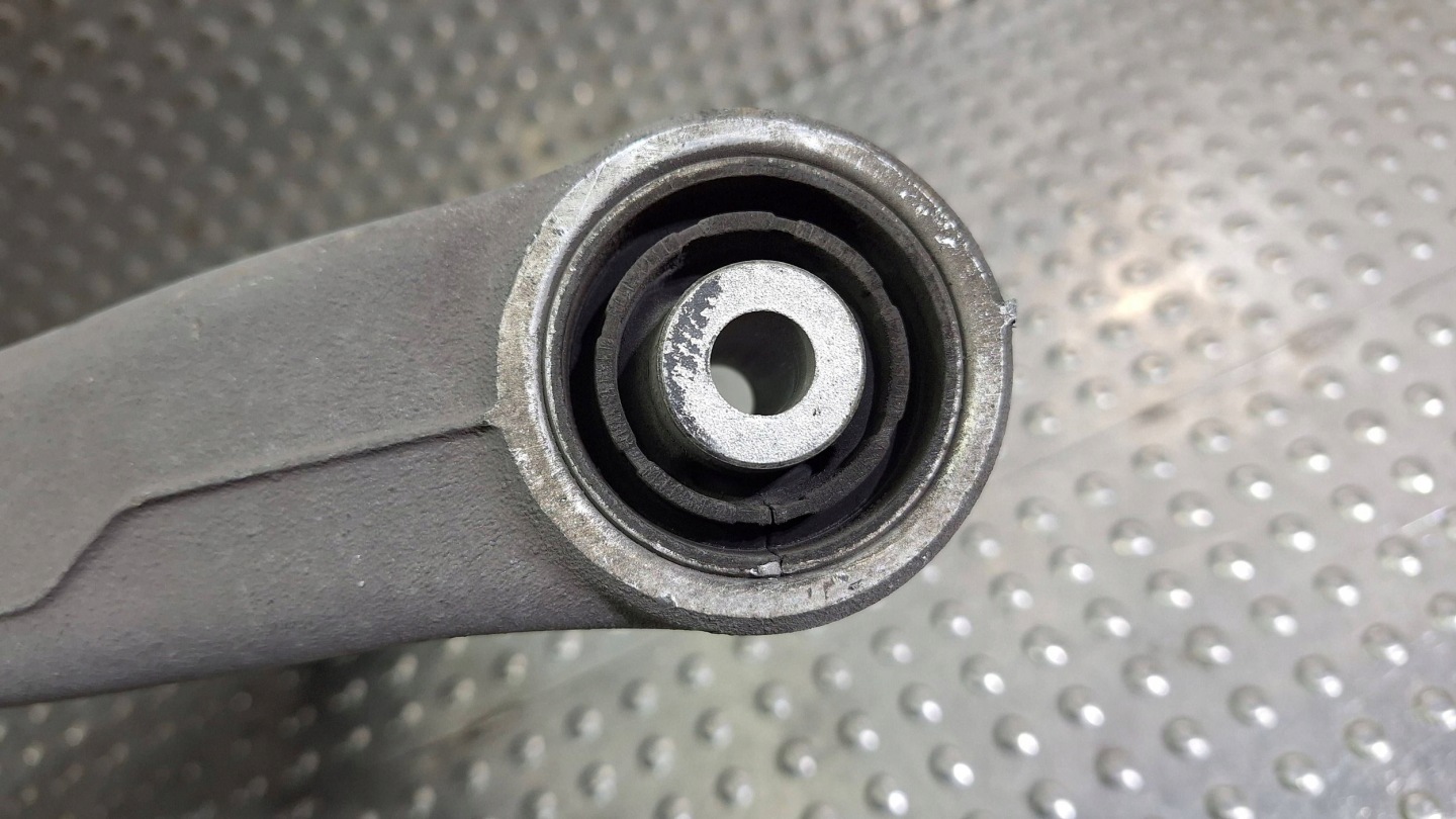 Querlenker Achsträgers links heck 8K0505311J AUDI A4 B8 A5 8T Original