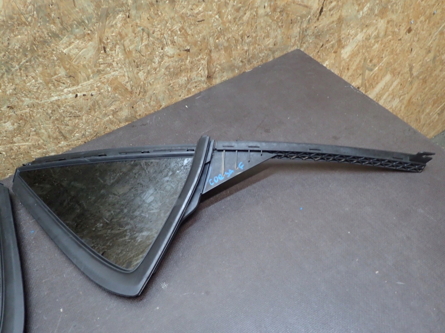 window rear part left OPEL CORSA F 9829473680