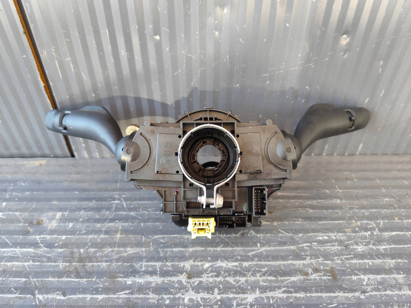 KIA SPORTAGE V ring control steering wheel levers and controls