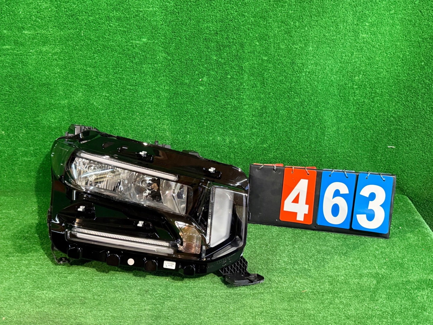 REFLEKTOR rechts CITROEN e-c3 24- nr:463