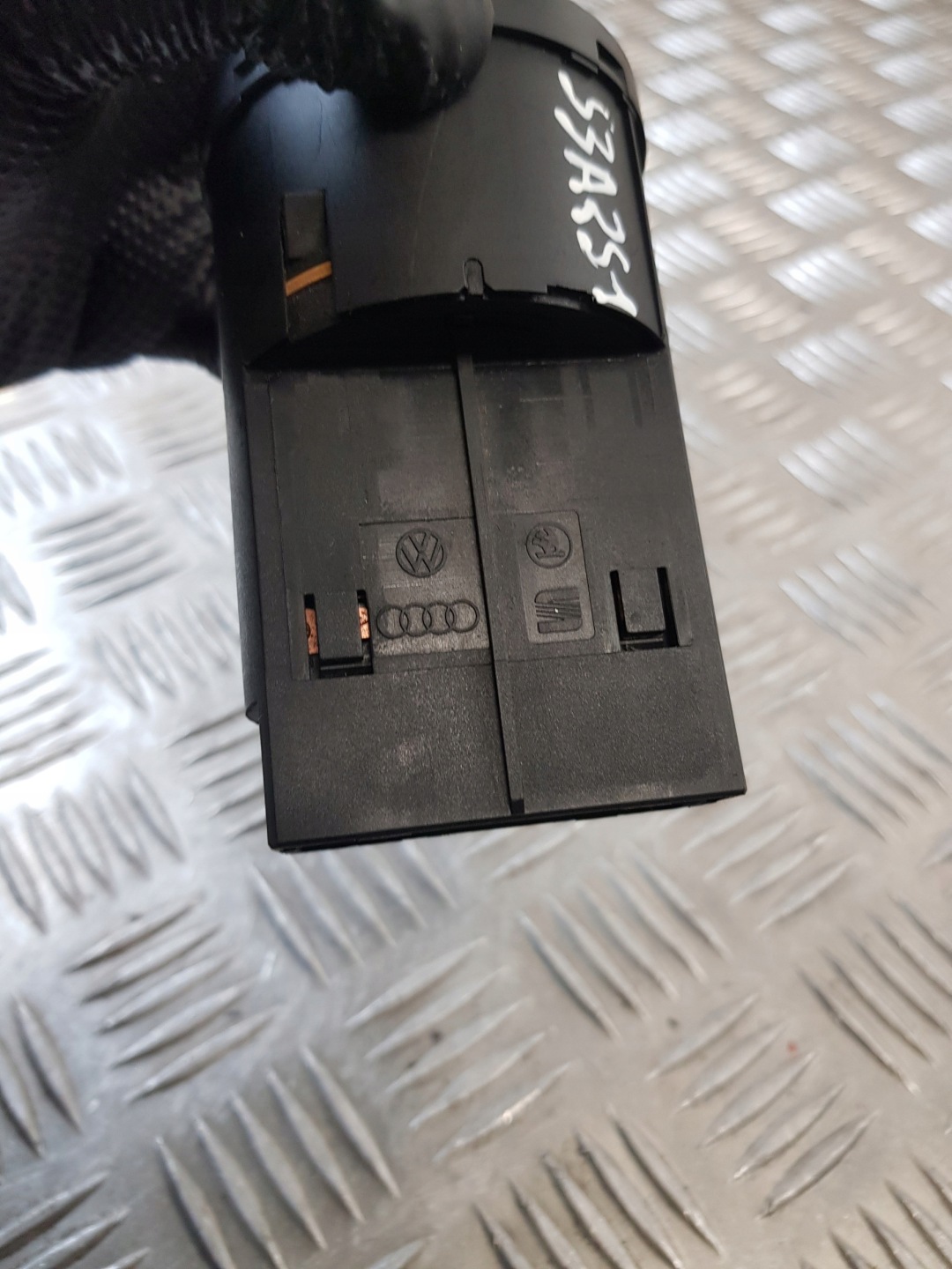light switch 6Q0941531C VW POLO IV 04R