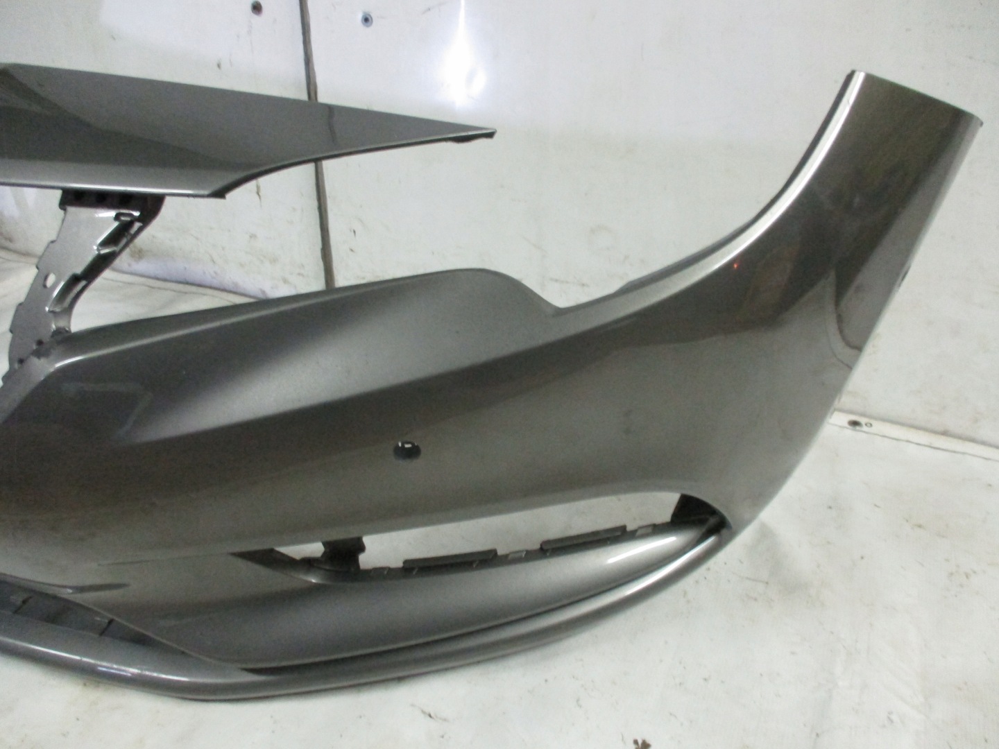nárazník předek přední Opel Astra 5 VK 4xPDC 39052730