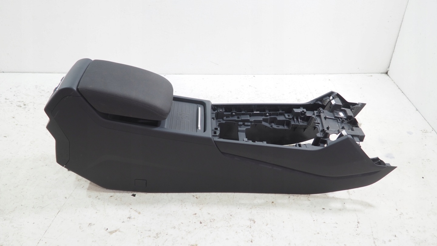 Audi Q5 II 80A tunel central armrest ladowarka indukcyjna