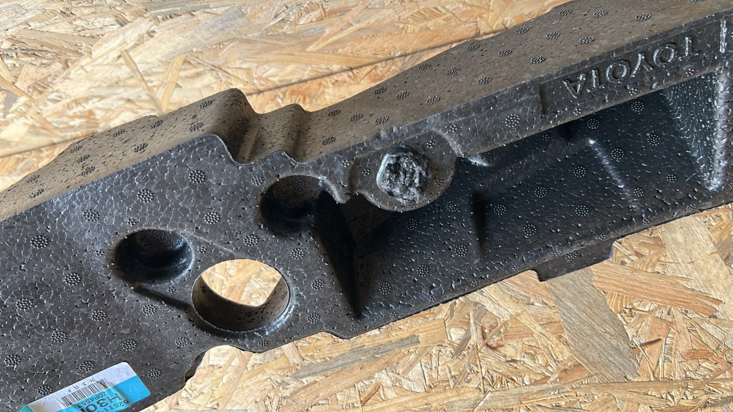 ABSORBER polystirene of a bumper front front TOYOTA CAMRY 24