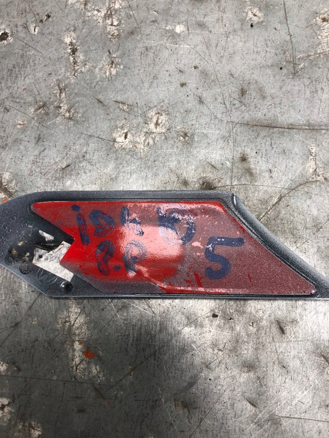 moulding SLUPKA right front VW ID4 ID.4 11A853266