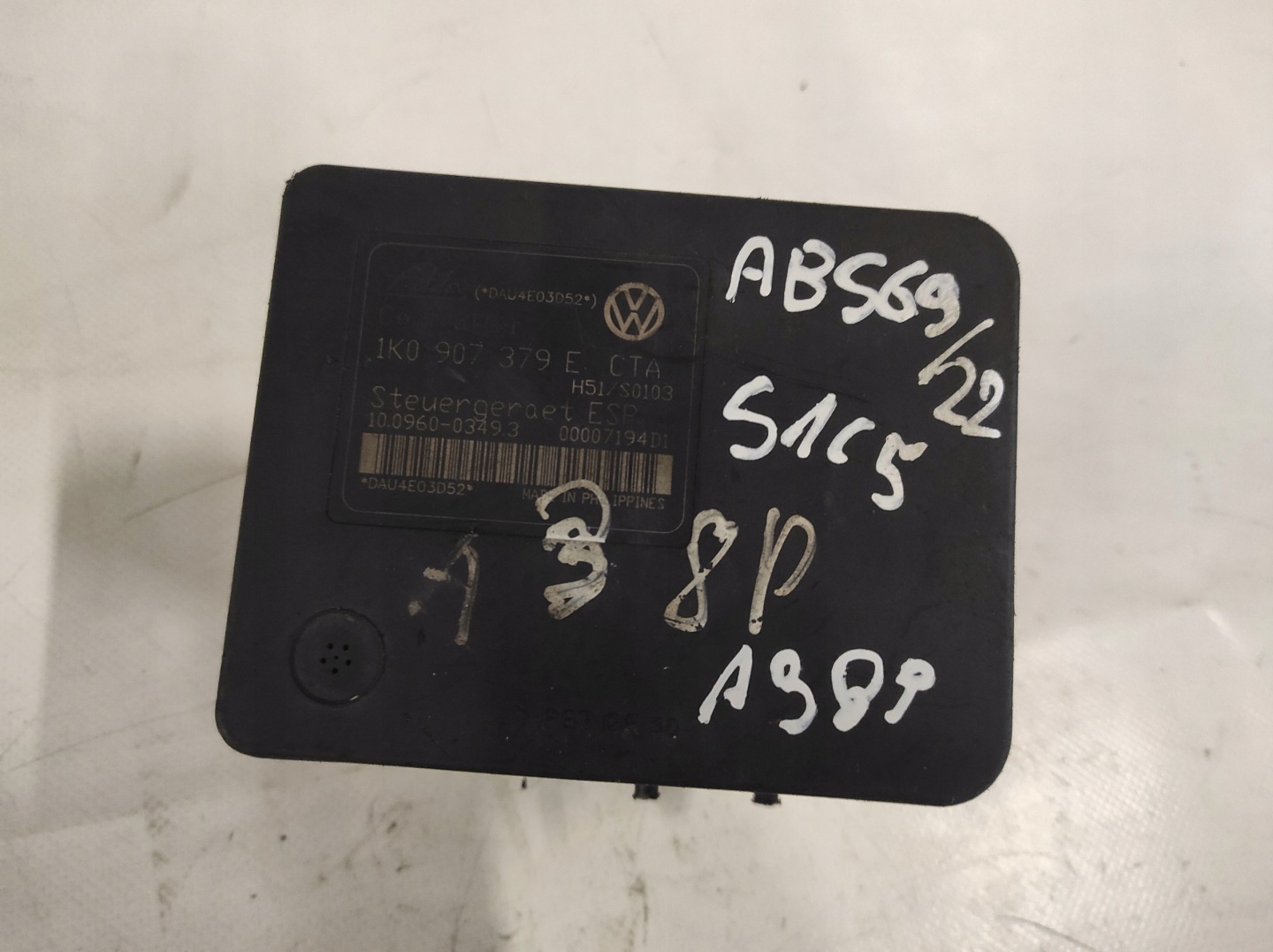 Audi A3 8P OE 1K0907379E Pumpe ABS