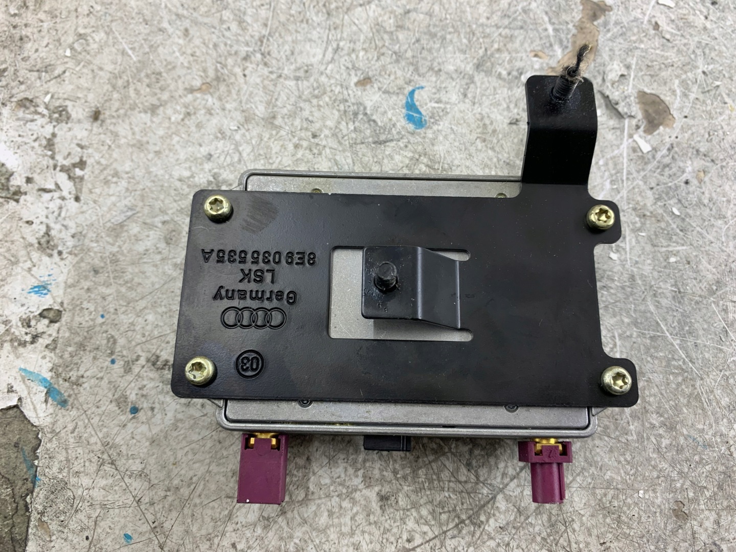 AUDI A4 B6 B7 module antenna amplifier 8E0035456B