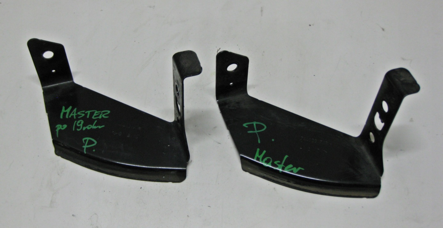 RENAULT MASTER III rechts halter der stoßstange vorne 744623971R