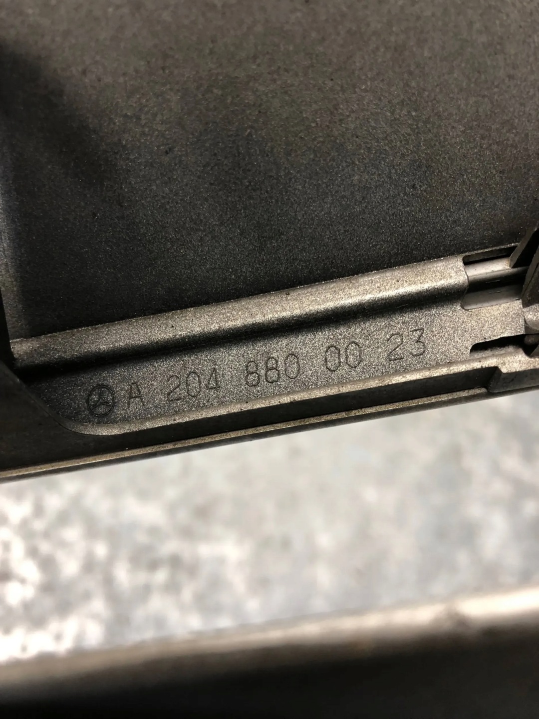 Grill Grill MERCEDES W204 A2048800023