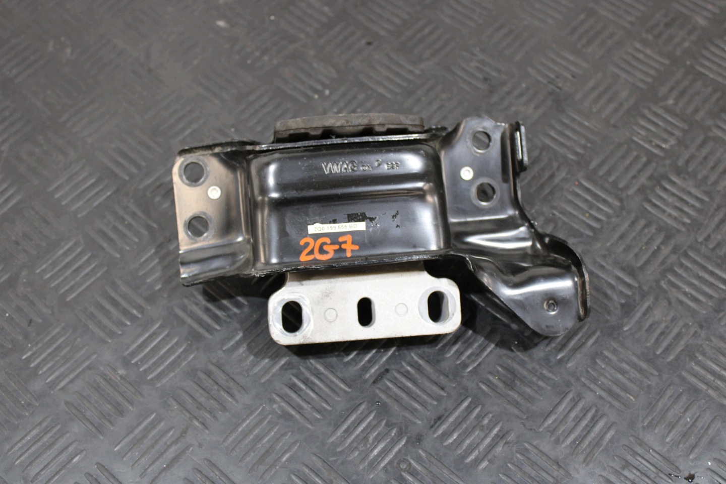 holder engine mount 2Q0199555BD VW TAIGO 2G7 R-LINE