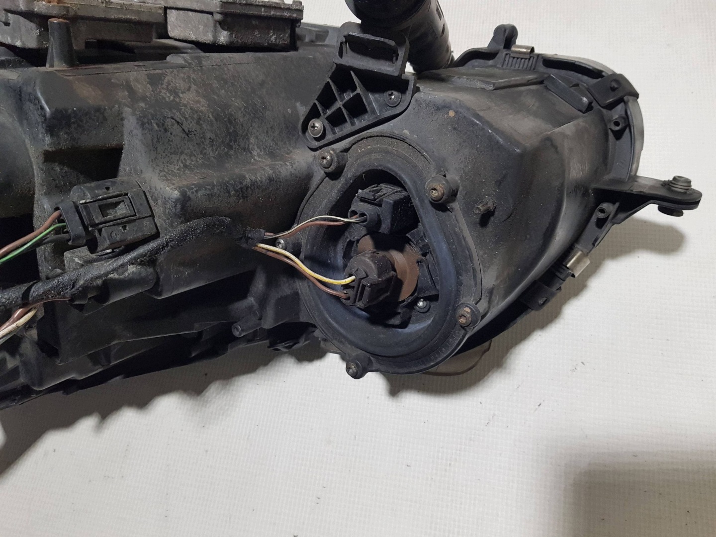 light XENON front right Mercedes E W211 right hand drive