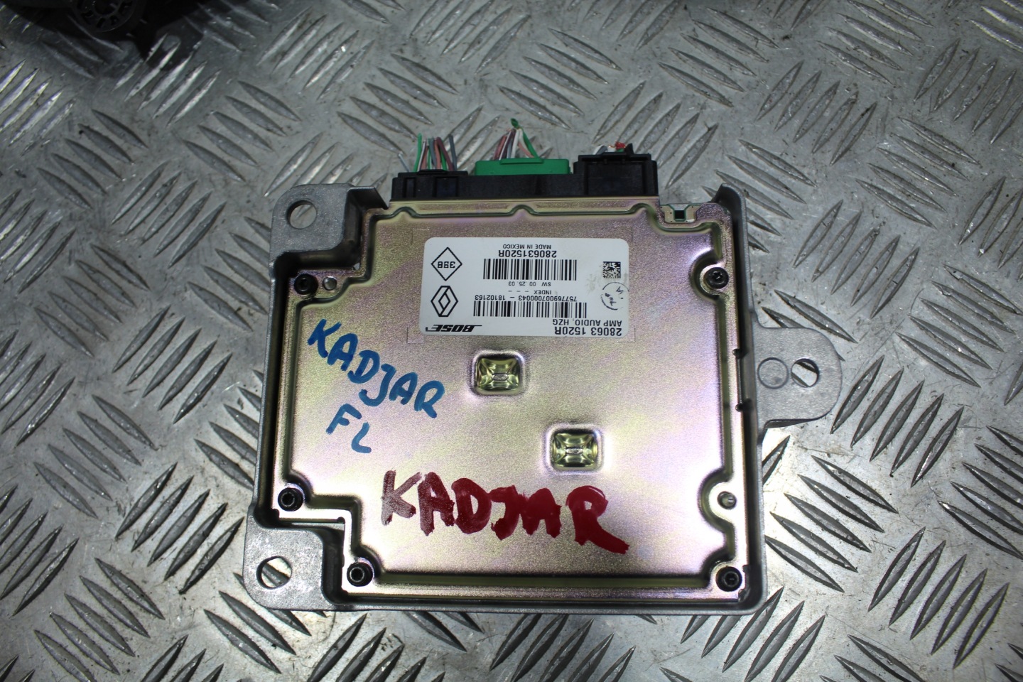 running board of speakers BOSE amplifier KADJAR LIFT