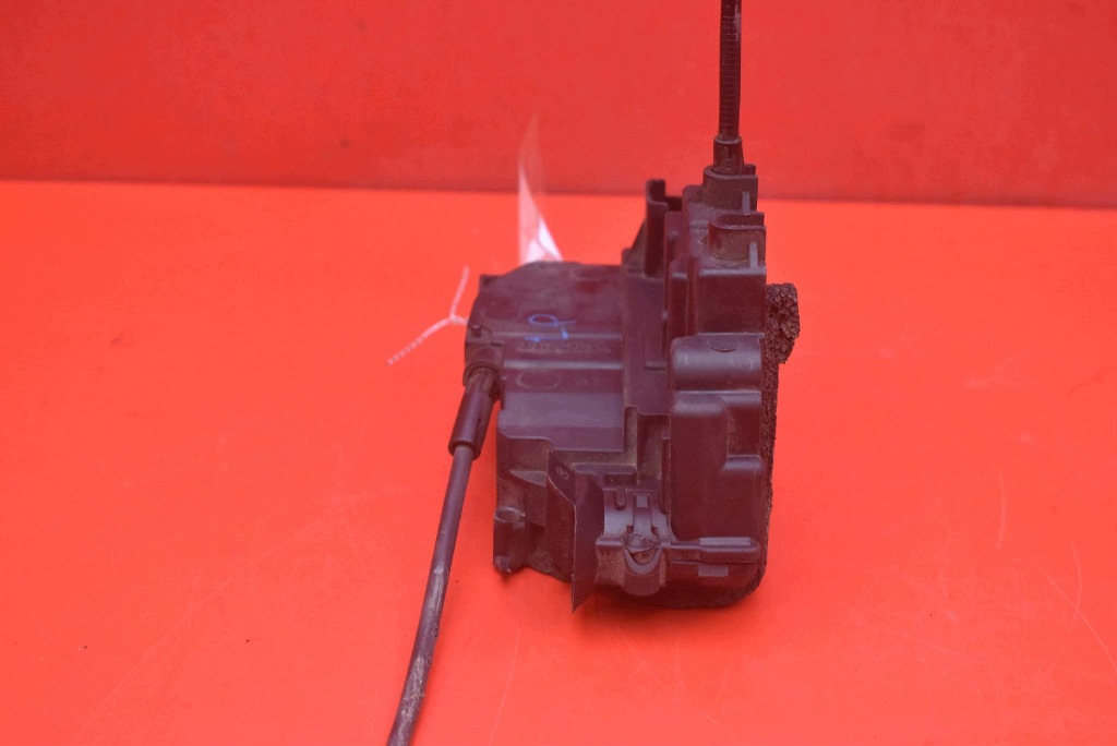 lock door left front front EU 805030006R-A RENAULT SCENIC III XMOD 09