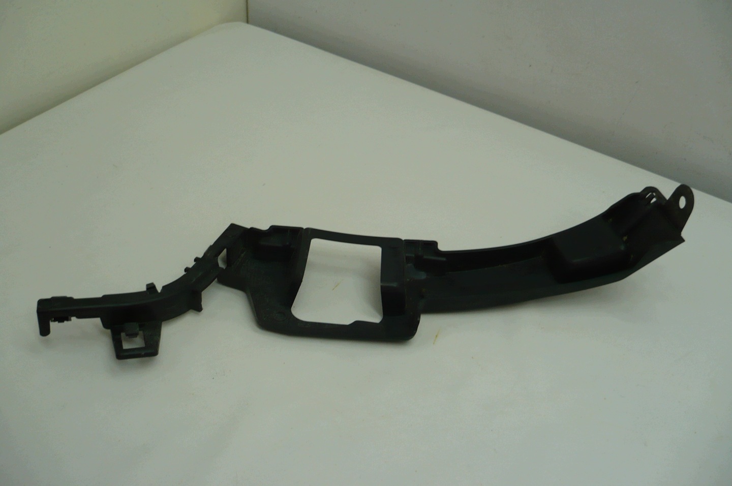 PEUGEOT EXPERT III LIFT 23- holder bumper bracket right front