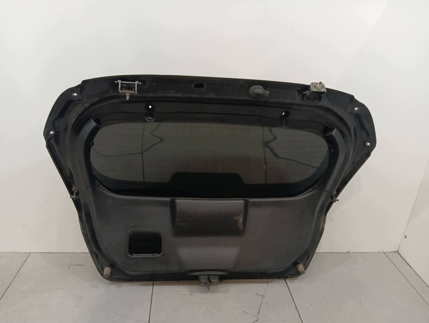 boot door D9 Ford Fiesta Mk7 (2008-2016)