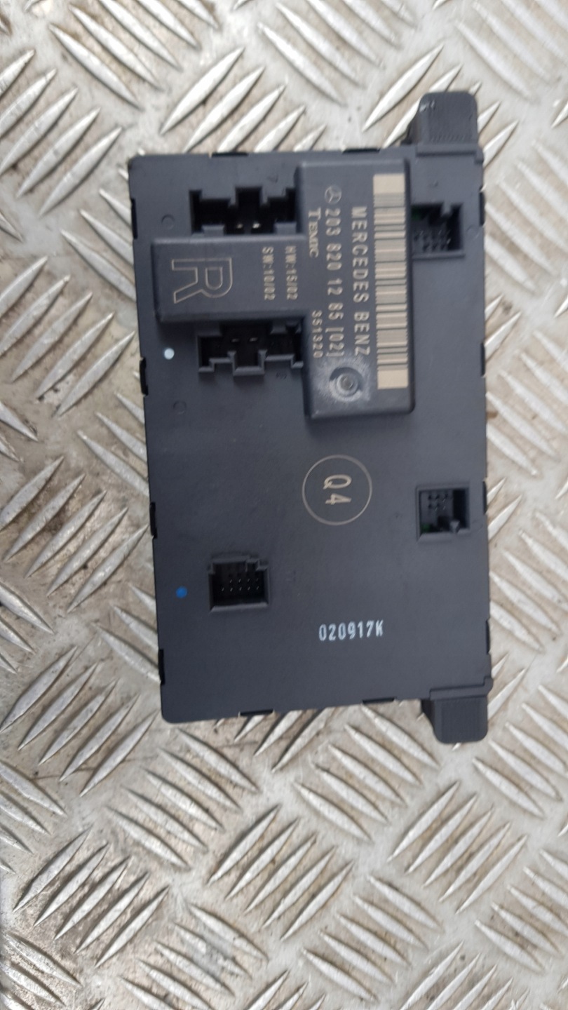 MERCEDES W203 module door right front 2038201285