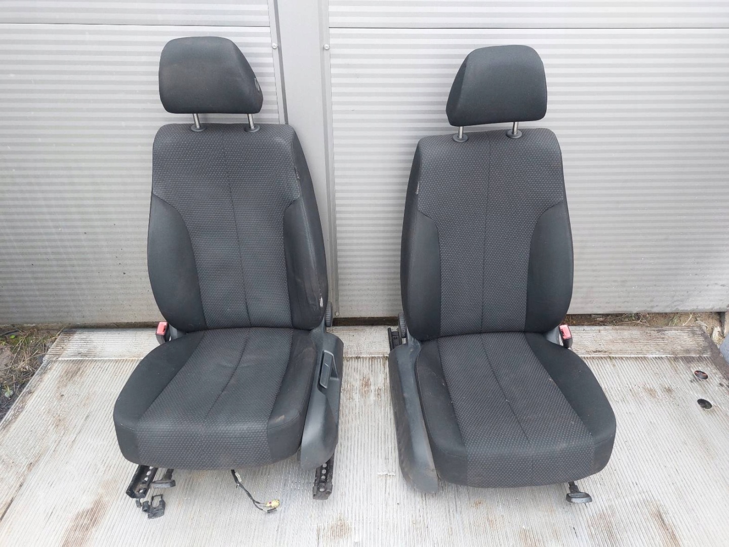 seat left front VOLKSWAGEN PASSAT B6 grey