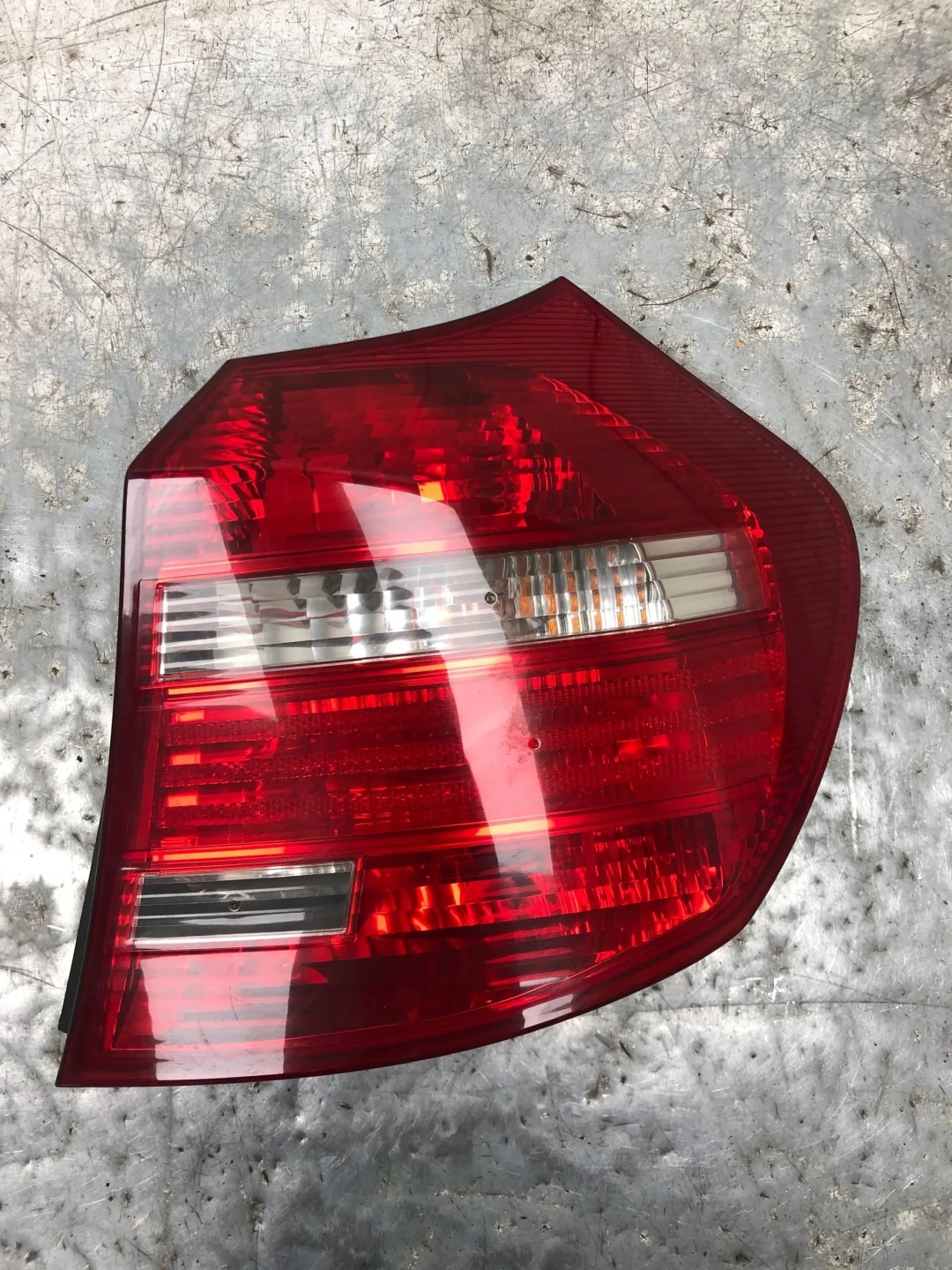 light right rear part BMW E87 LCI 7164956