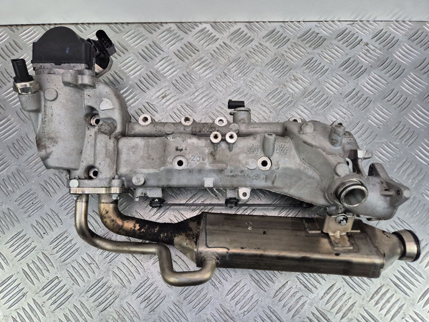 header pipe radiator EGR valve Mercedes E280 CDI W211 LF00052 OM642.920