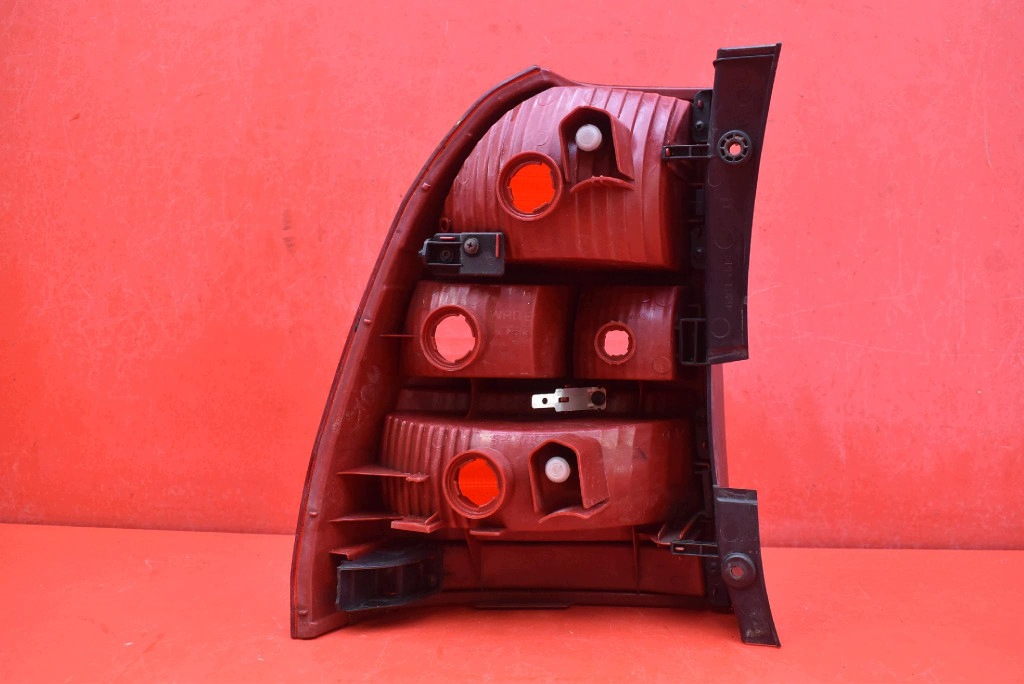 light right rear part rear 92402-1F0 KIA SPORTAGE 2 II 04-08
