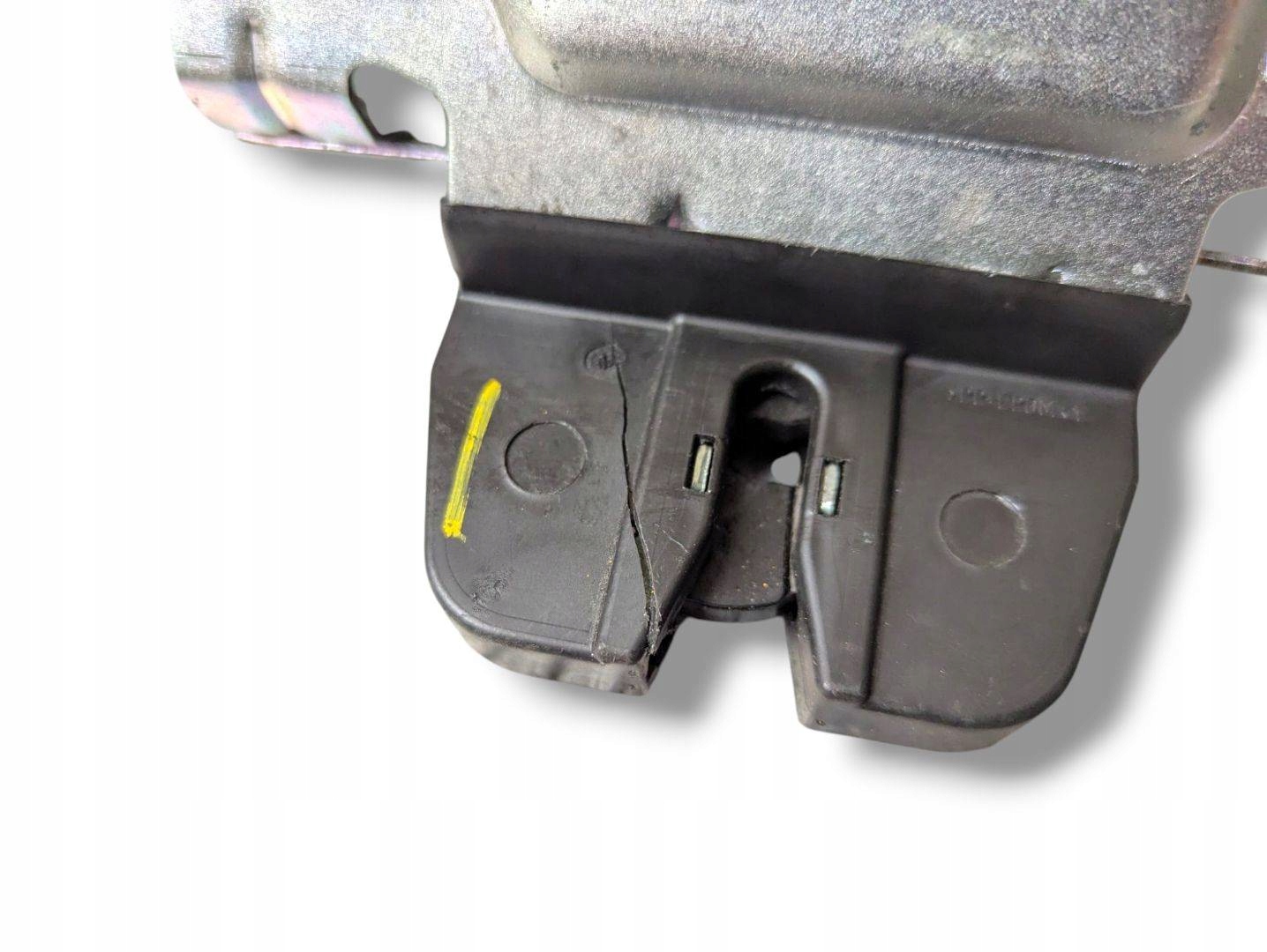 lock bonnet boot Opel Zafira B facelift 2010 13117285